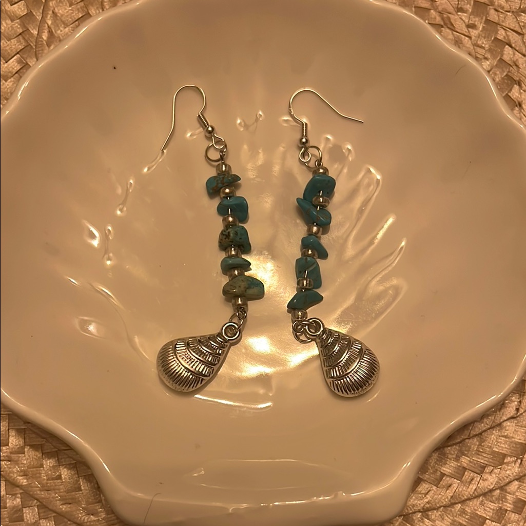 Elegant Silver And Blue Drop Earrings 11$